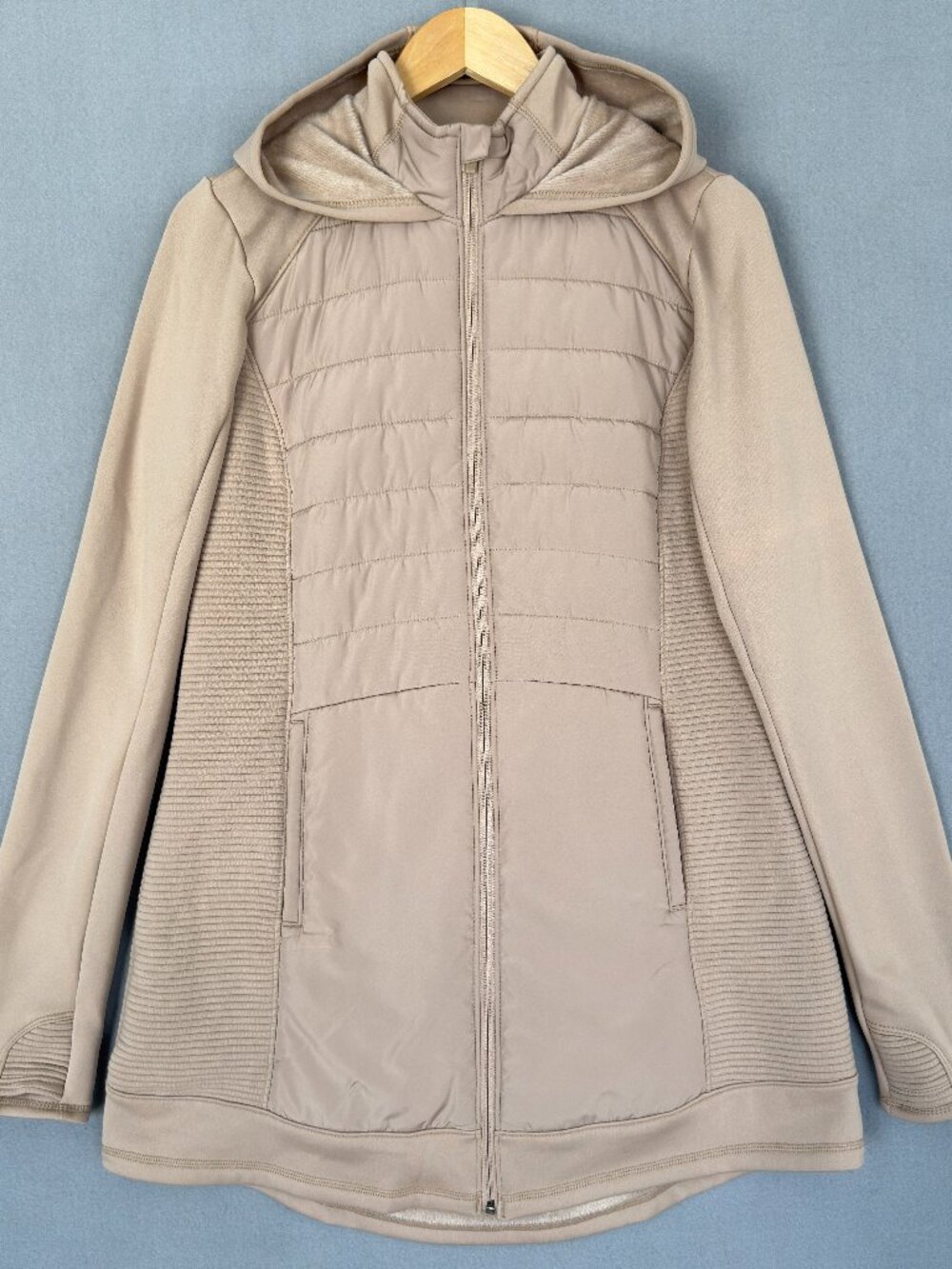 Tek Gear Women’s Zip Up‎ Long Jacket Size M Beige Quilted Hooded Thumb Hole